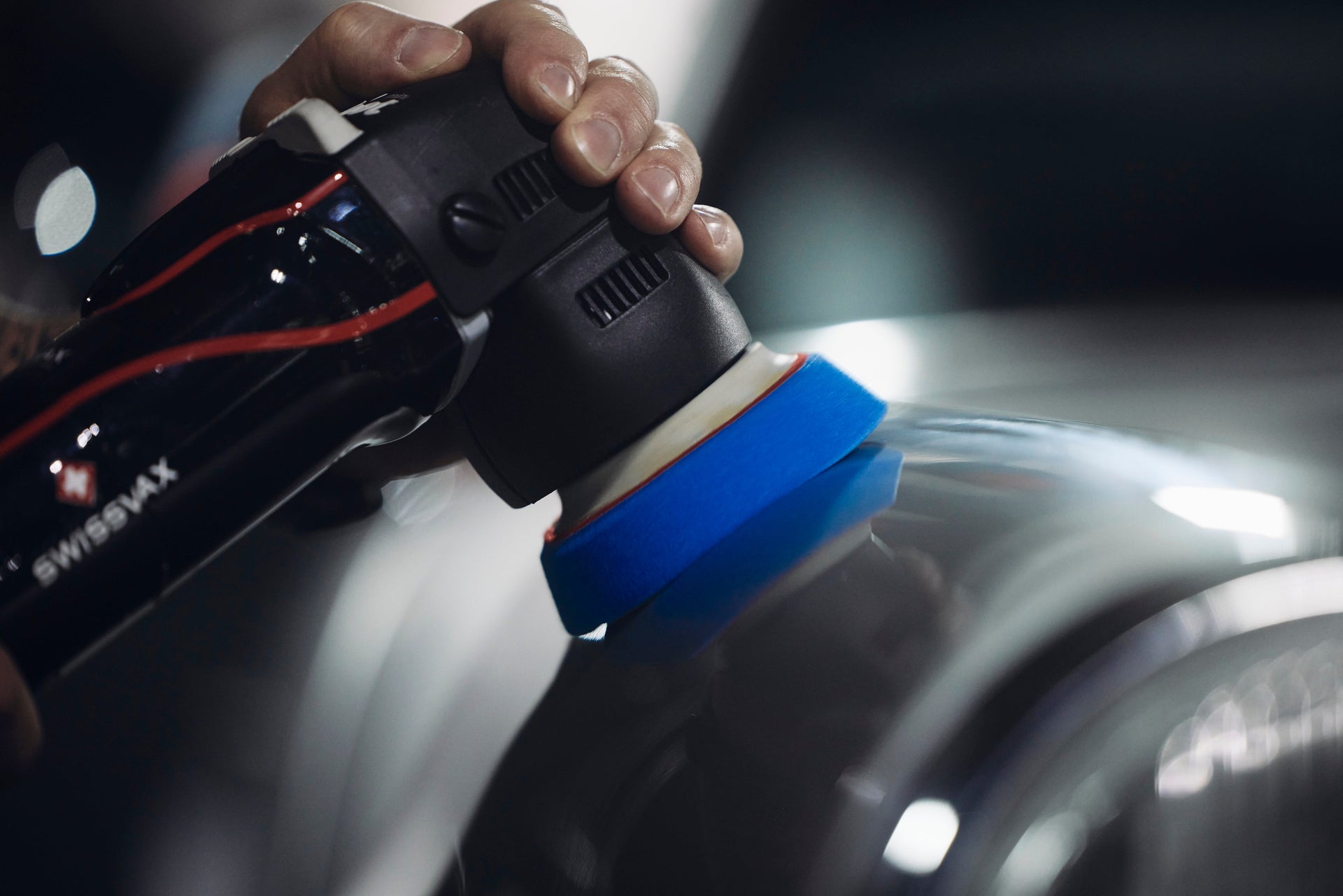 Peut-on polir et cirer la pellicule de protection de peinture (PPF) ?