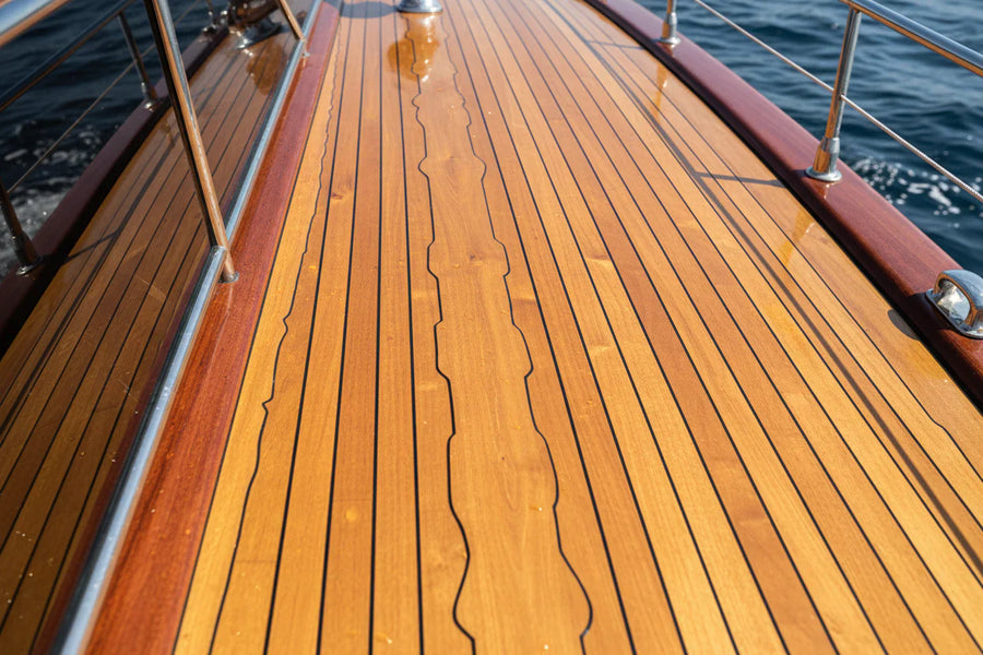 Ošetřující přípravky Swissvax pro dřevěné lodě a teak
